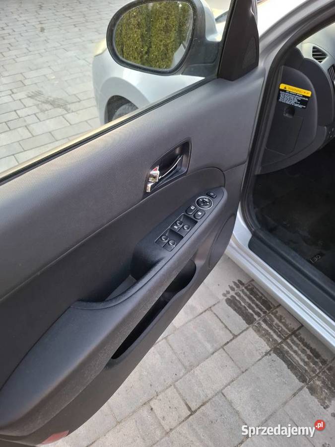 Sprzedam hyundai i30 16 crdi 116 2 komplety kół Radzymin sprzedam