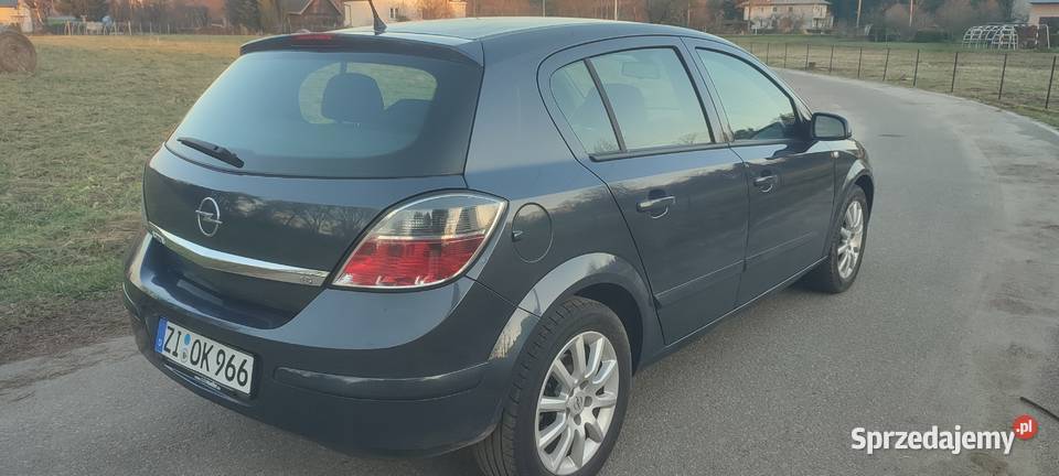 Opel Astra H 16 16v5 drzwiklimasuper stan z Rok produkcji 2007 Krosno