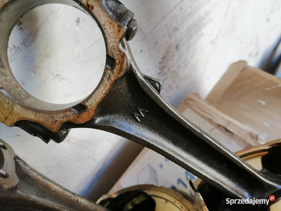 Tłoki z korbami do Nissan Maxima V6