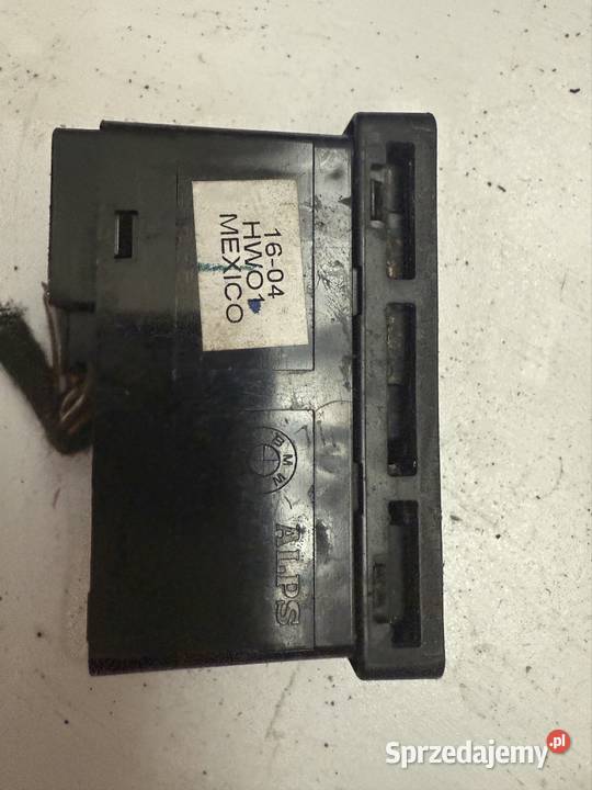 WŁĄCZNIK ŚWIATEŁ AWARYJNYCH BMW E46