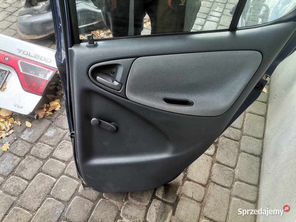 DRZWI PRAWY TYŁ TOYOTA YARIS 1 8K8 osobowe Nowy Sącz