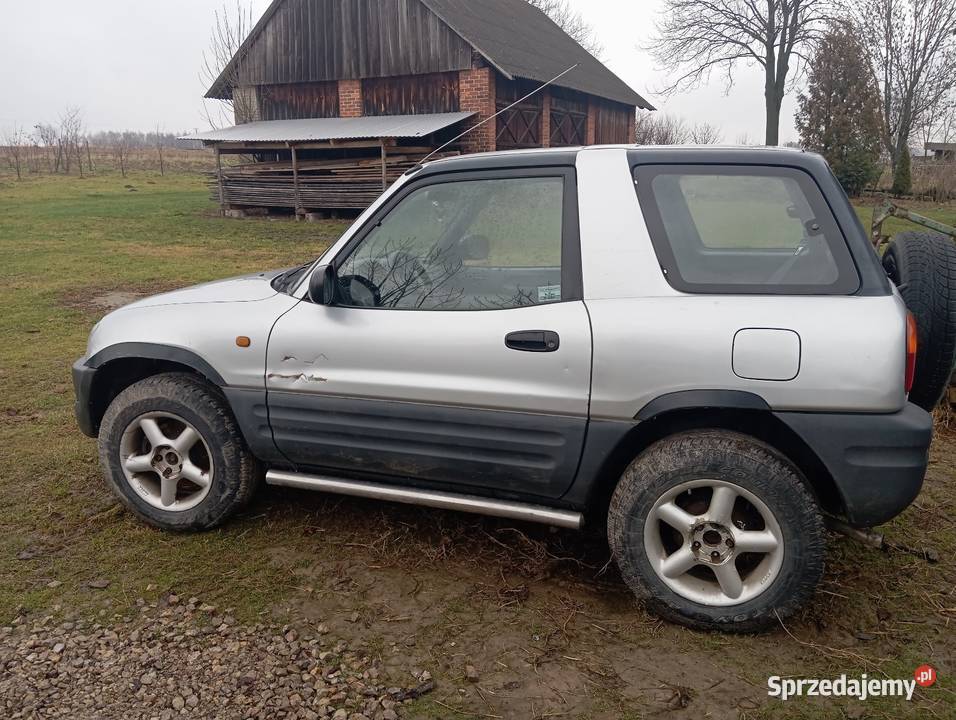 Sprzedam Toyotę RAV4 i 20 benzyna Uszkodzona Biała Pierwsza