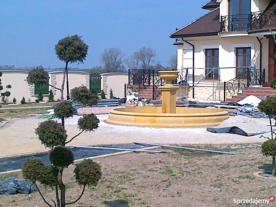 Stylowa fontanna ogrodowa z piaskowca naturalny Kamienna Góra