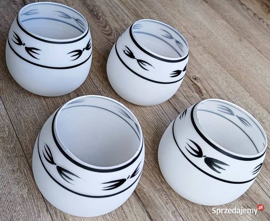 Zestaw 4 szklanych kloszy do lamp białe szkło z Kępno
