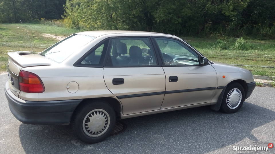 Opel Astra 1998 105 przebiegu stan Łódź