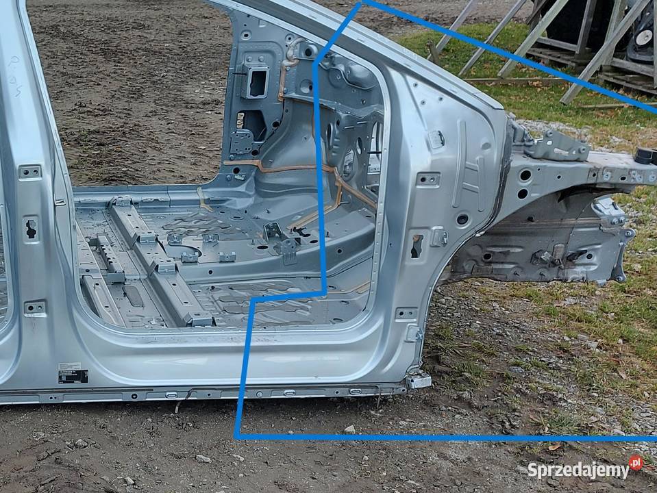 VW ID4 11A 2024r SUV 5D PODŁUŹNICA ĆWIARTKA