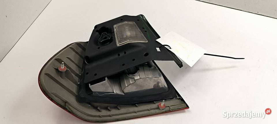 LAMPA PRAWA TYŁ BMW E46 320 D osobowe Części samochodowe