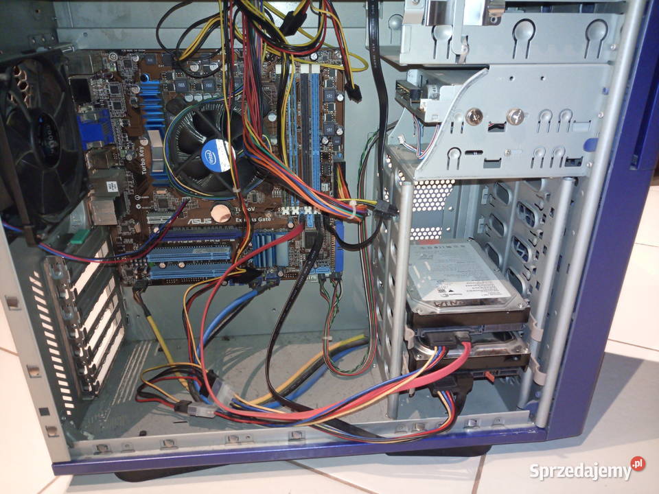 Komputer z 2 dyskami Midi Tower Midi Tower