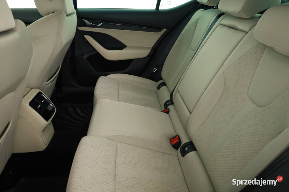 Skoda Octavia 15 TSI nieuszkodzony Piaseczno