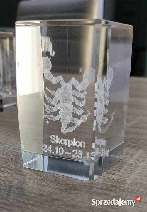 Figurki szklane 3D sprzedam