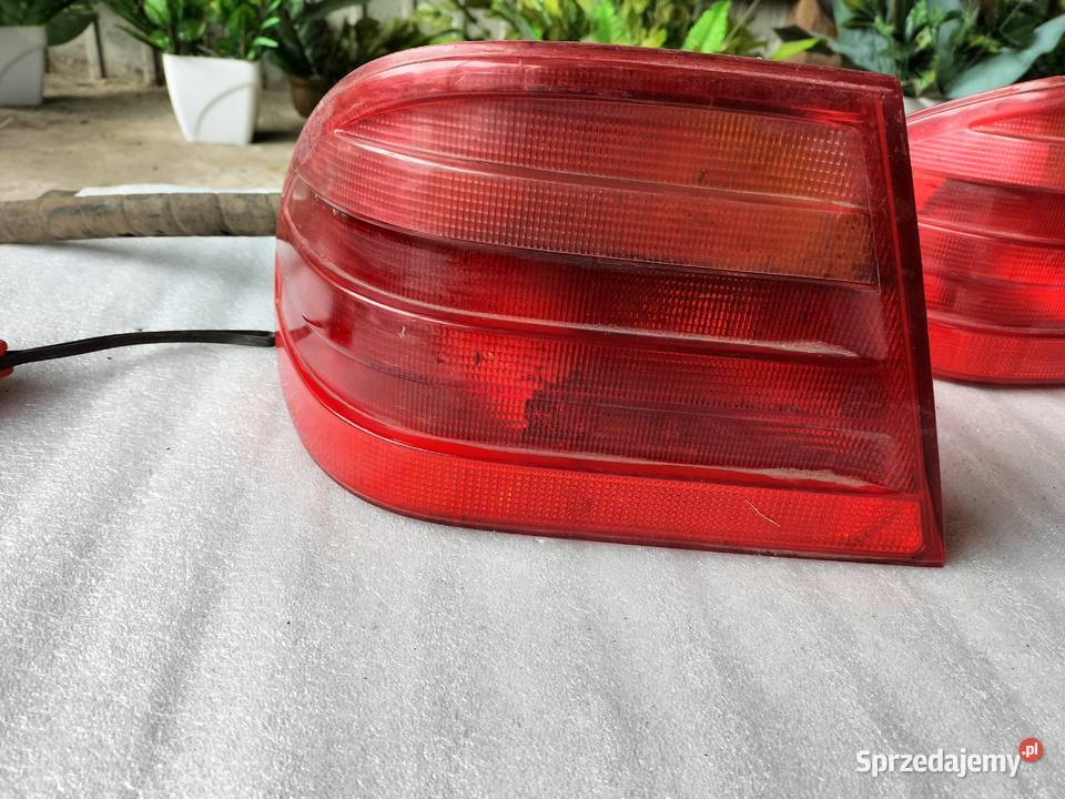 MercedesBenz E W210 LAMPA TYŁ TYLNA LEWA lubelskie Kamień-Kolonia