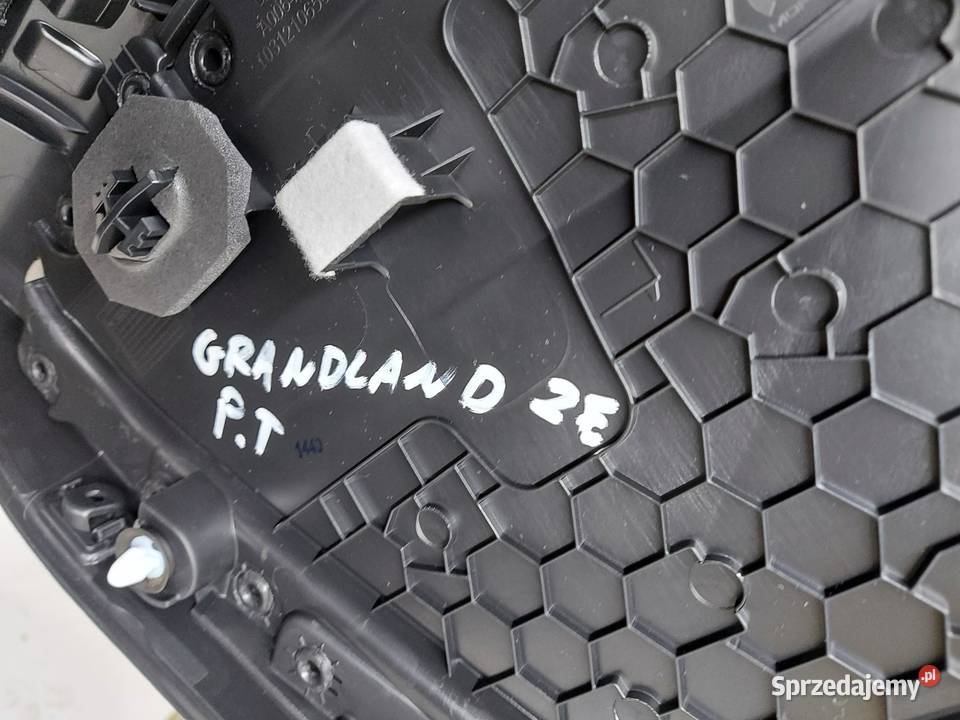 OPEL Grandland II 2024 Tapicerka boczek drzwi osobowe