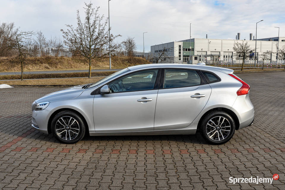 Volvo V40 20d Automat Lift 2019 r 1969cm3 Samochody osobowe Wrocław