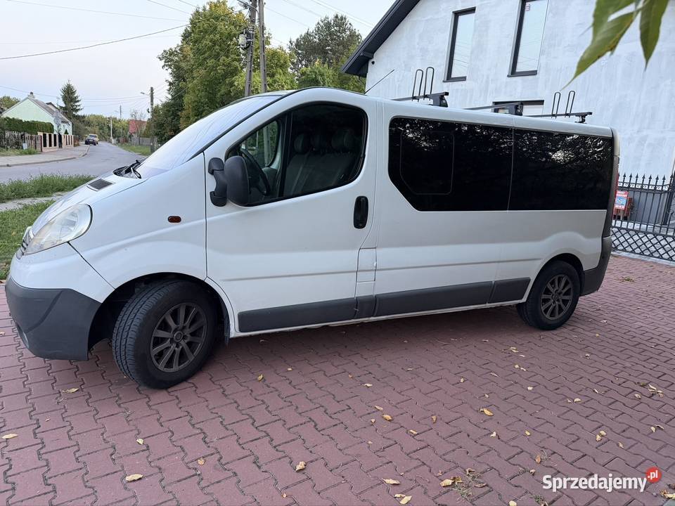 Opel Vivaro long 9 osobowy immobilizer Ostrowiec Świętokrzyski sprzedam