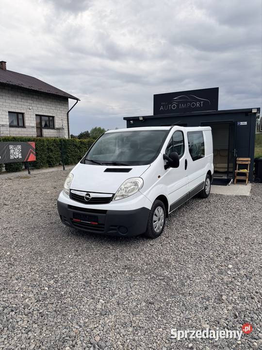 Opel Vivaro 20cdti 2010r CD Vivaro Tomaszów Lubelski
