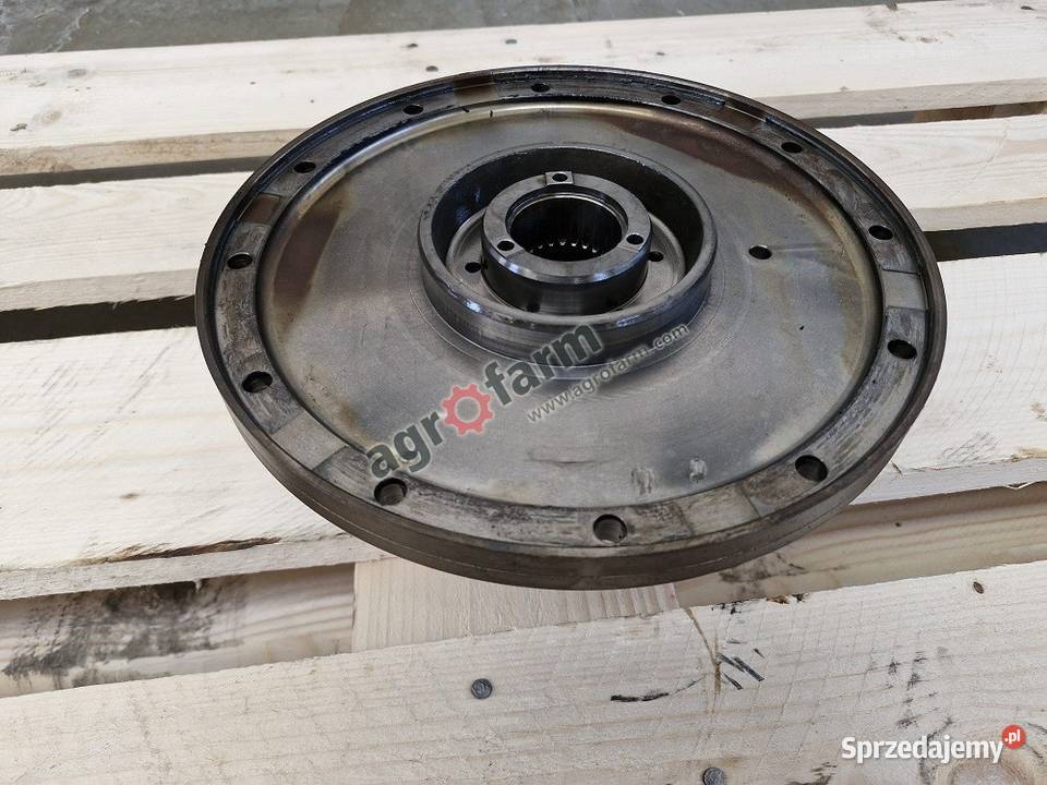 Pokrywa kosza sprzęgła Massey Ferguson 6170 8250