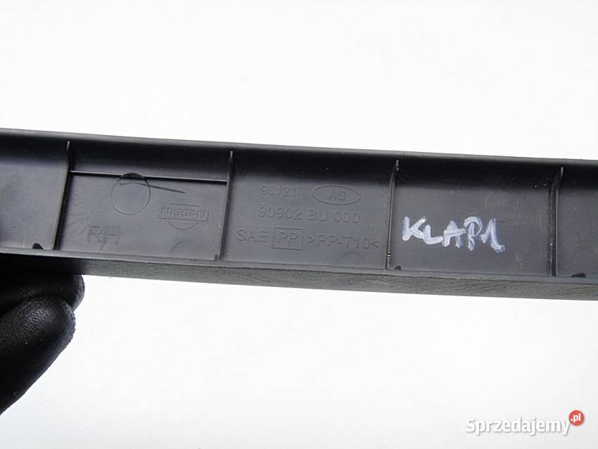 Osłona boczek bagażnika Nissan Almera Tino 2002