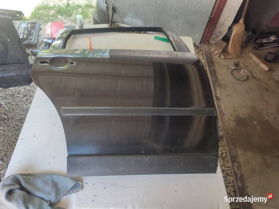 Drzwi samochodowe passat B5 fl sedan LC9Z Passat Jasło sprzedam