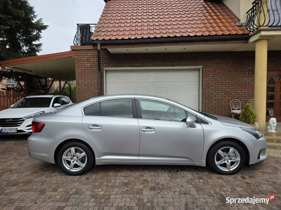 Toyota Avensis 2 0 D4D 124 T27 Salon super stan Avensis Aleksandrów Łódzki sprzedam