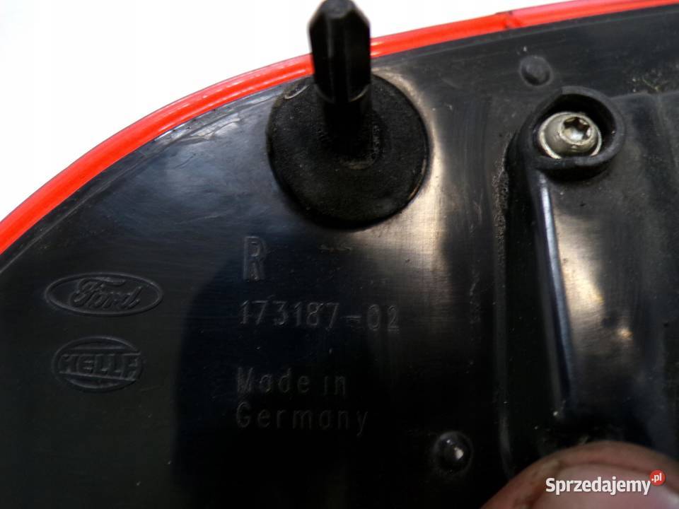 FORD S LIFT LAMPA LED W BŁOTNIK PRAWA TYŁ osobowe