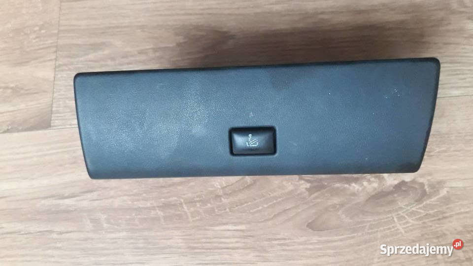 Opel Omega A przednia popielniczka osobowe