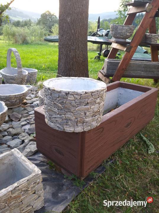 Mała donica z kamienia naturalnego rękodzieło