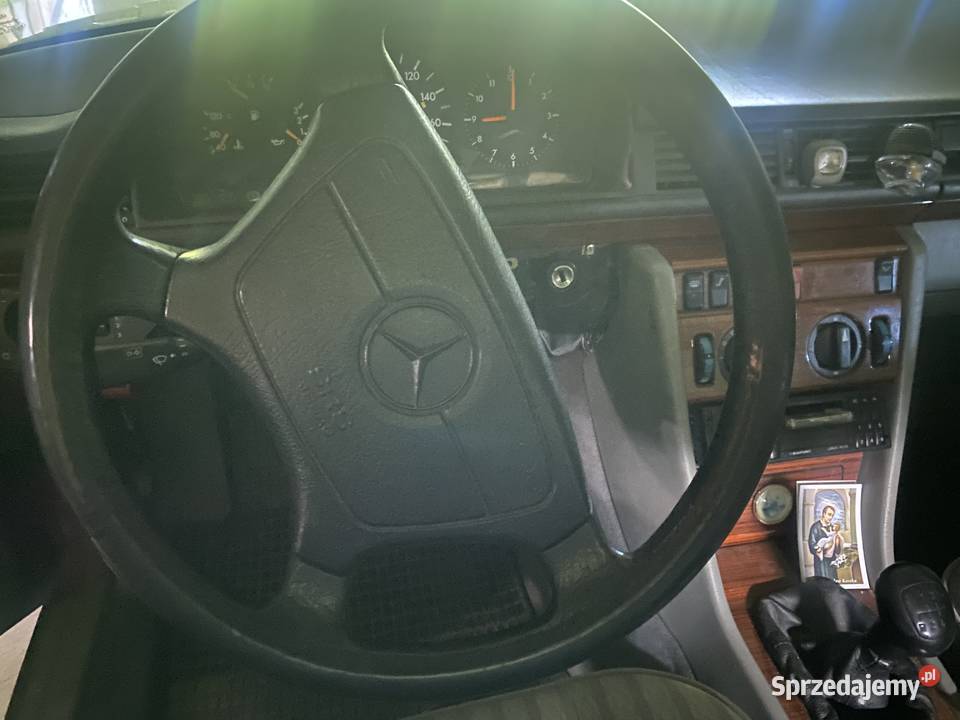 Sprzedam 2 samochody marki Mercedes nieuszkodzony sprzedam