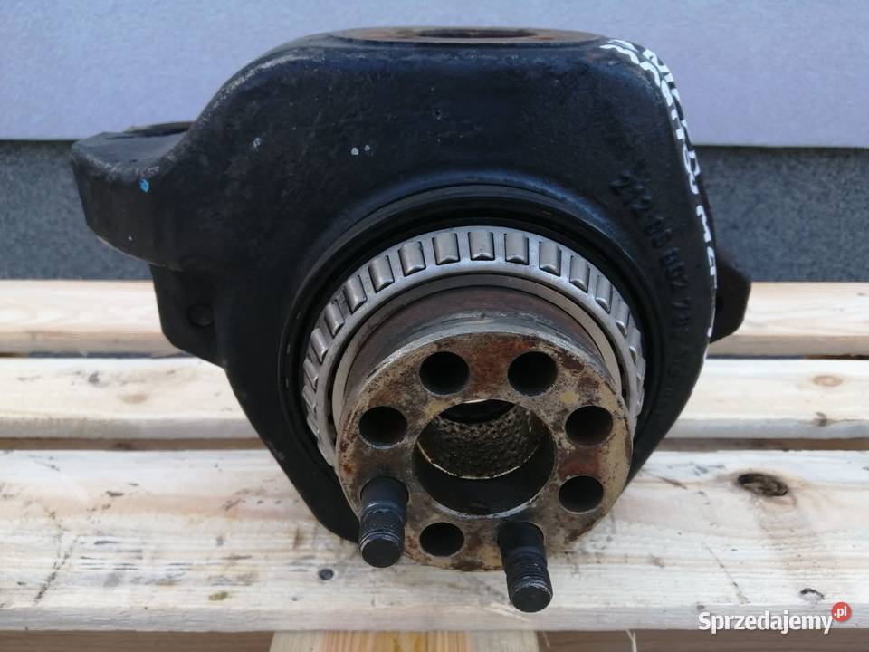 Zwrotnica lewy tył Manitou MLT 932 Spicer Wilkowo