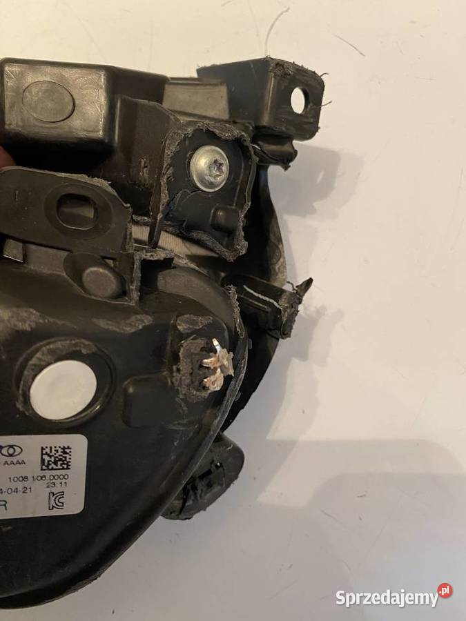 VOLVO XC60 II halogen prawy z mocowaniem Kozubszczyzna sprzedam