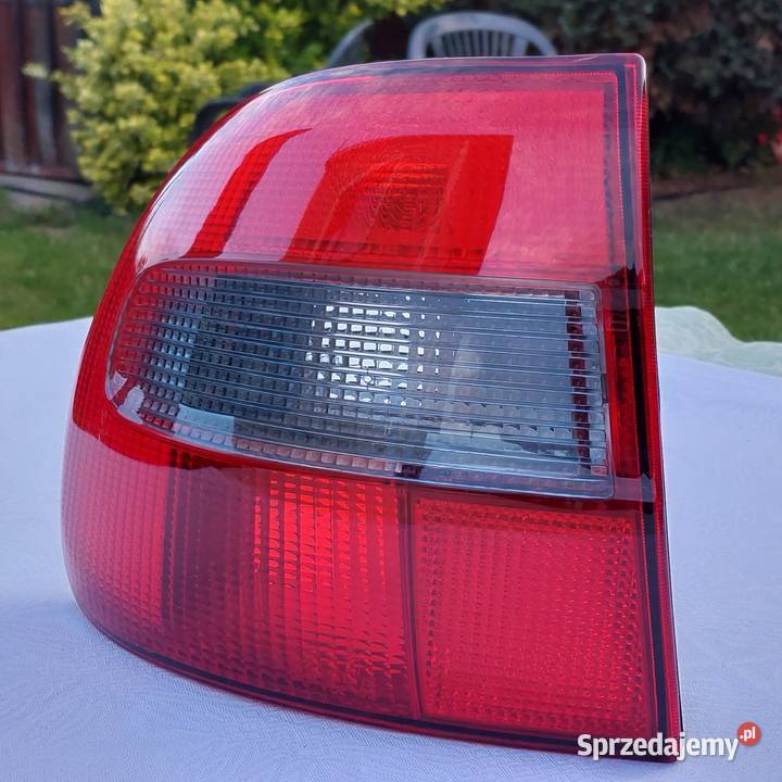LAMPA TYŁ TYLNA LEWA VOLVO V40 3345728 dolnośląskie