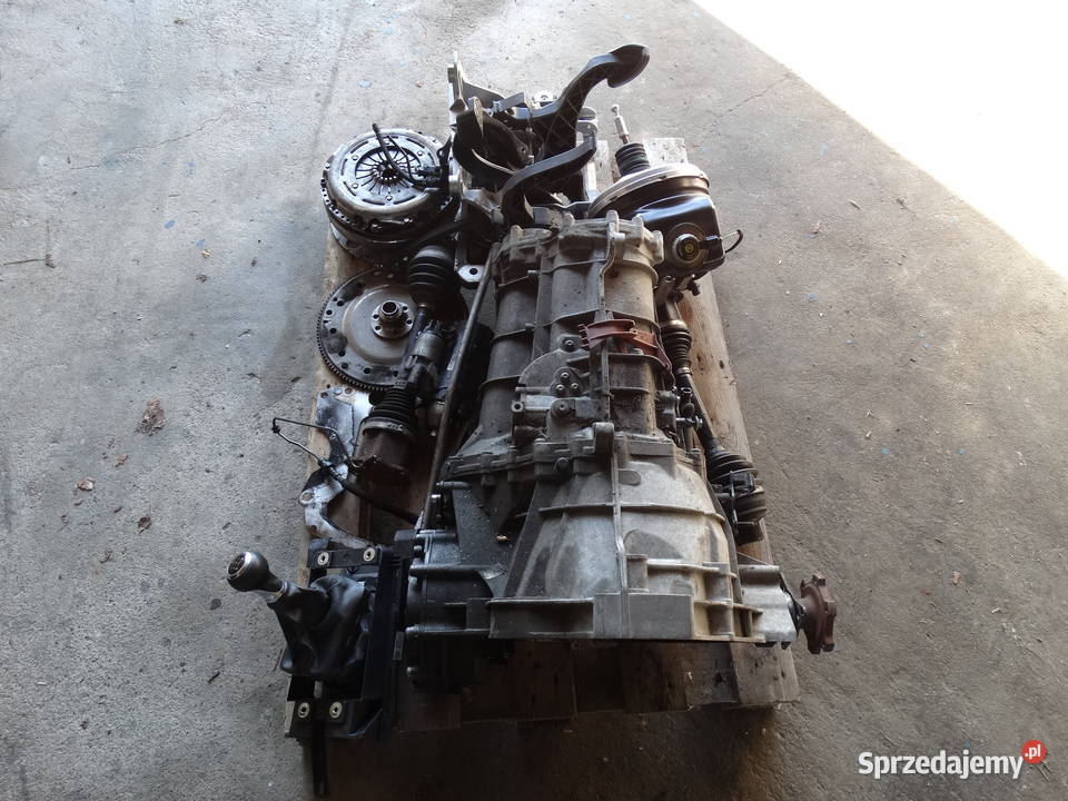 AUDI A4 B8 LIFT 20 TDI 1215 PRZEKŁADKA SKRZYNI Z Łosieniec