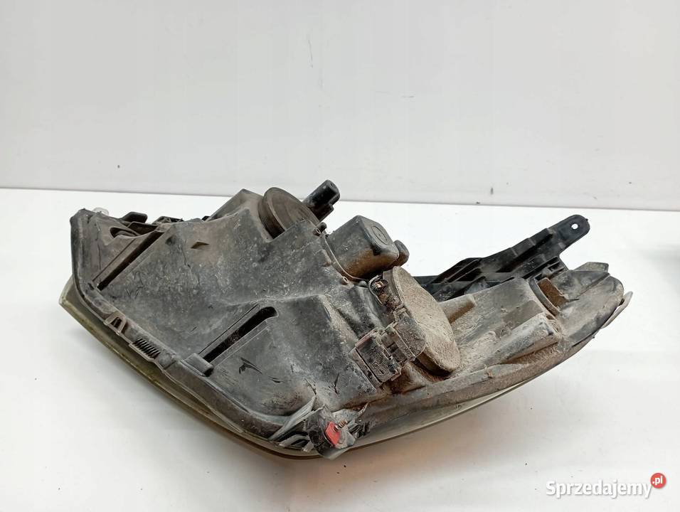 LAMPA PRZÓD PRAWA EU Opel Astra III 20042014 H Lampy przednie