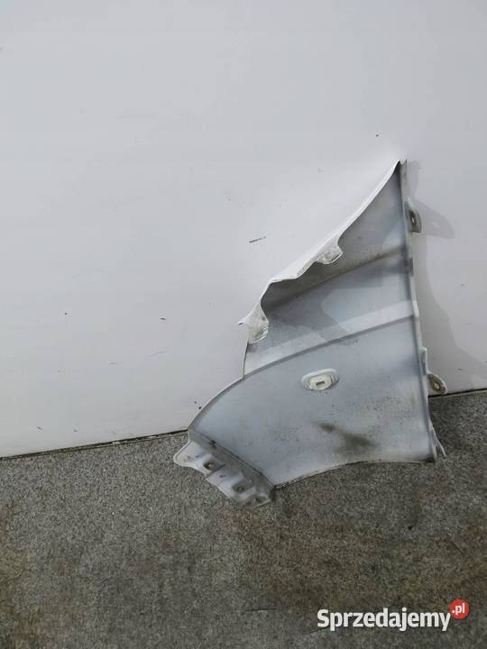 BŁOTNIK PRAWY PRZÓD BIAŁY Piaggio Porter II 2021