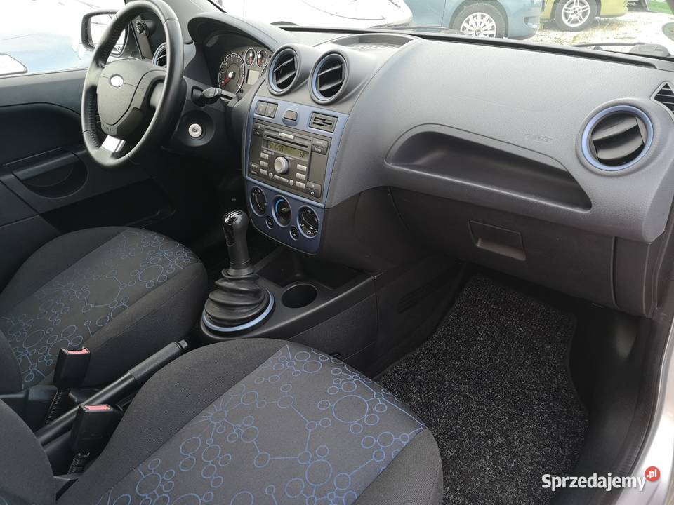 KOMIS MARKOL ZAPRASZA FORD FIESTA CROSS LIFT
