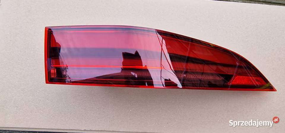 Lampa tylna prawa Jaguar EPACE J9CE13404CC Zagórowa sprzedam