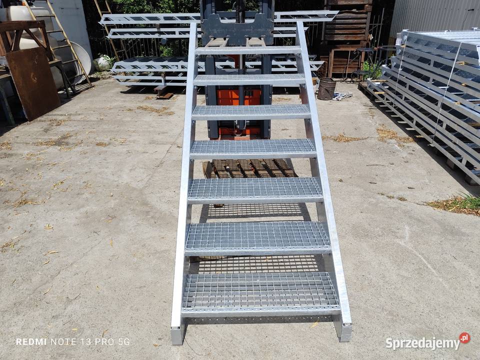 Schody metalowe wema wejście na 150 loft Elżbieta