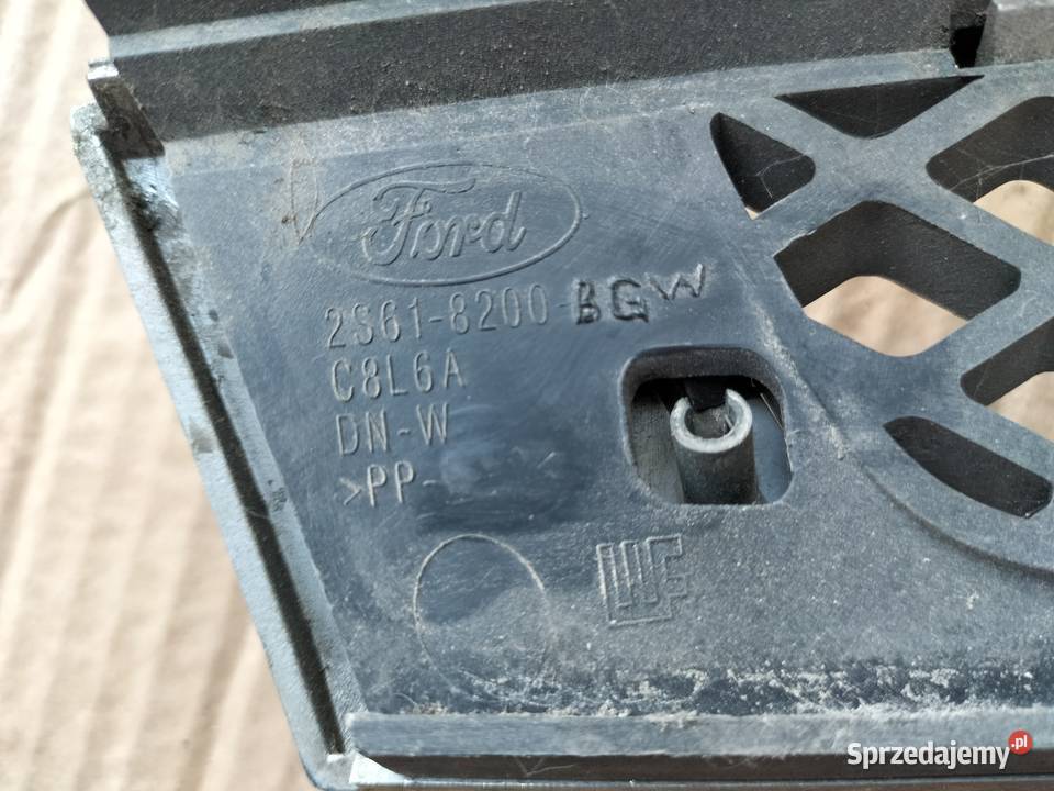 ATRAPA GRIL FORD FIESTA MK6 Pozostałe Kamień-Kolonia