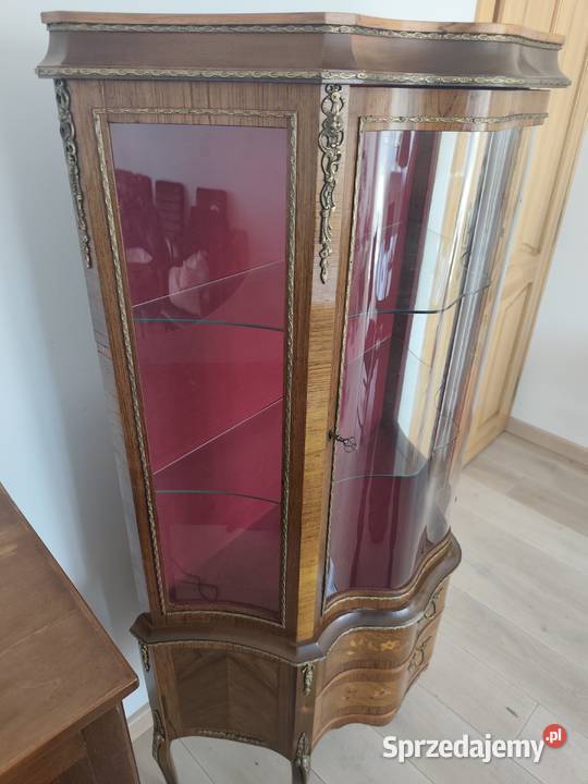 Witryna serwantka w stylu Ludwika XVI