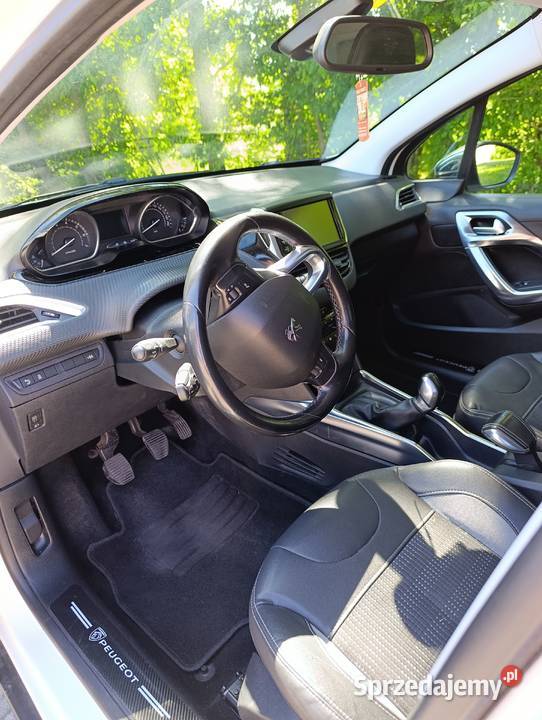 Peugeot 2008 Hak ekonomiczny 12 benz Peugeot Koło