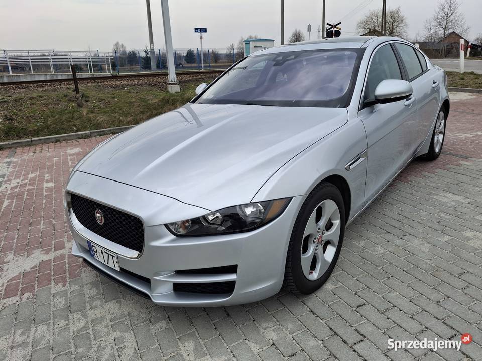 Jaguar XE 2017 25t76 elegancki komfortowy i Stale