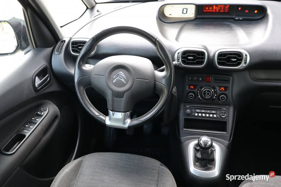 Citroen C3 Picasso 12 PureTech światła przeciwmgielne