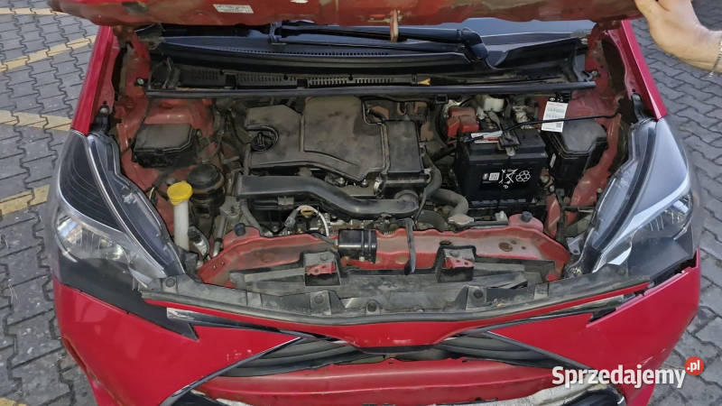 toyota yaris 92015 10 benzyna 51kw 56000