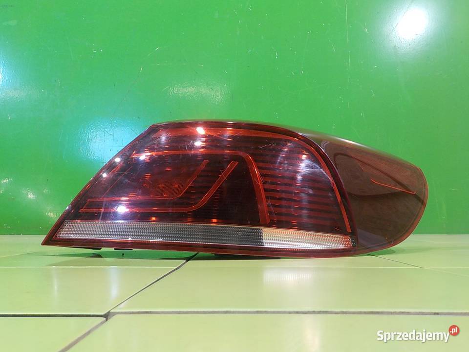 VW CC LIFT 20 TDI AUT 14r SEDAN 4D lampa prawa Suków sprzedam