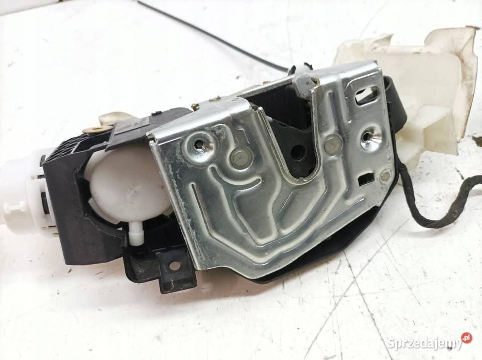 ZAMEK DRZWI PRAWY PRZÓD 2207206035 MercedesBenz świętokrzyskie