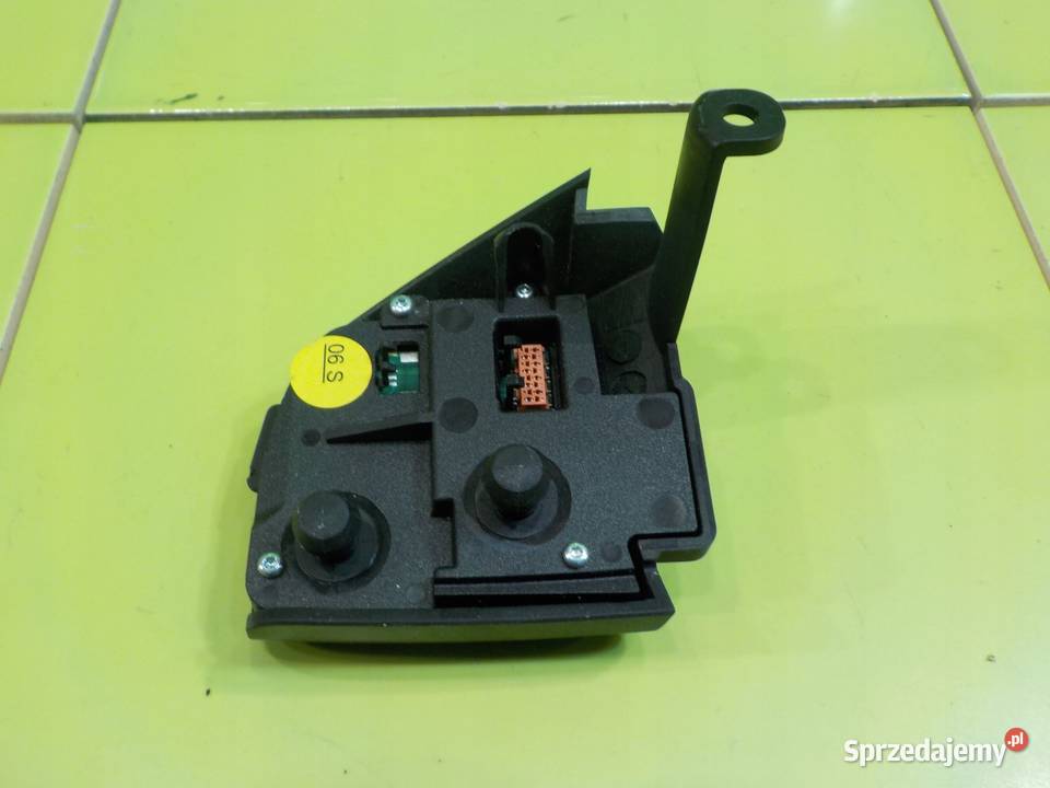 SEAT LEON II LIFT 16 TDI 10r HB 5D przelaczniki osobowe