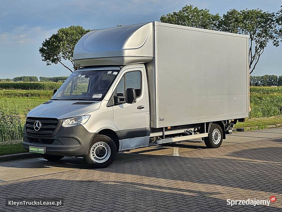 MercedesBenz SPRINTER 317 kontener winda Rok produkcji 2024