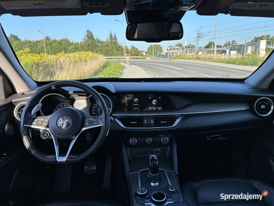 Alfa Romeo Stelvio Bezwypadkowa ASO pełna autoalarm Kraków sprzedam