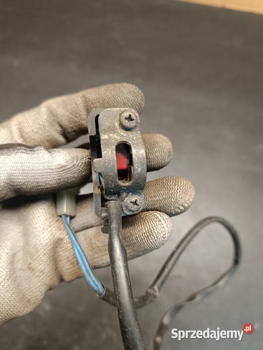 Włącznik zapłonu prawy gaszak killswitch części Przełączniki sprzedam