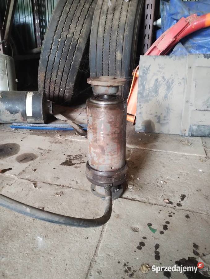 Siłownik wywrotu z rozdzielaczem łódzkie