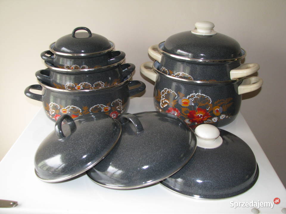 Solidne czeskie garnki emaliowane z czasów PRL z Brzegi